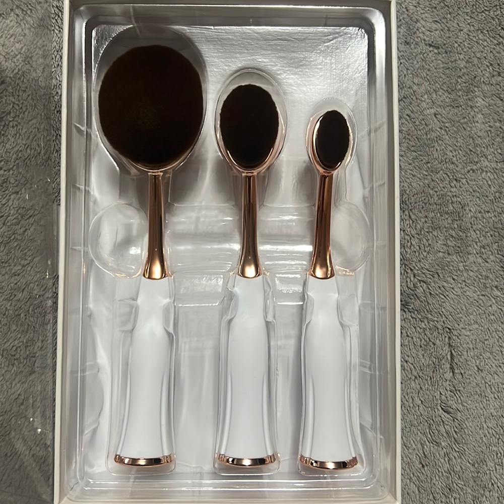 New contour brushes